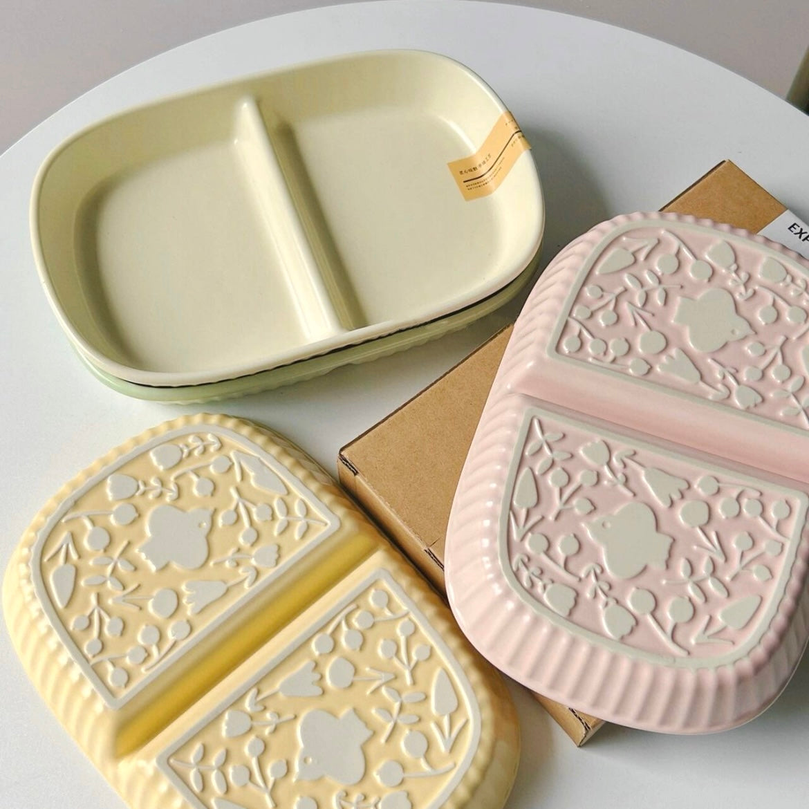 Handcrafted Macaron-Colored Ceramic
Divided Plate – Two-Compartment
