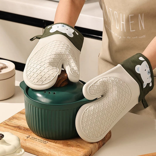 Cute Bear Heat-Resistant Silicone Oven Gloves - Set of 2, Non-Slip Baking Mitts for Cooking & Baking