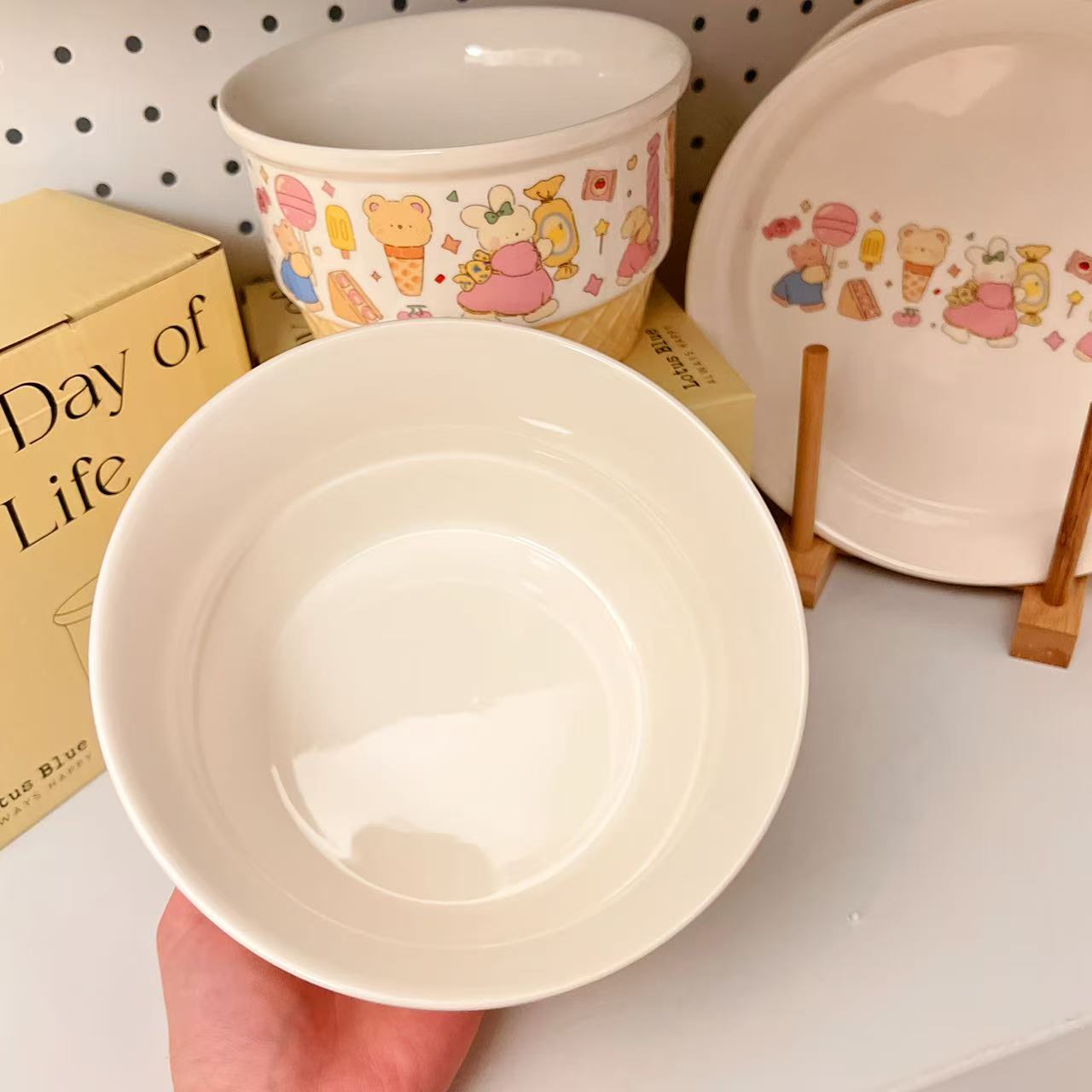 Cute Ice Cream Party Ceramic Ramen Bowl – 1050ML Large Capacity, Microwave & Dishwasher Safe