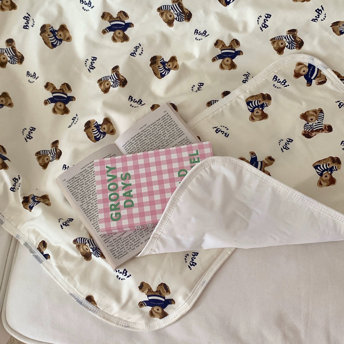 Adorable Bear Menstrual Waterproof Pad - 80x110cm Reusable Protective Bed Mat for Periods